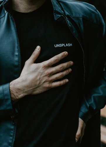 CHEST PAIN FOLLOWING AUTO INJURY - image chest-pain on https://www.drlisaowen.com